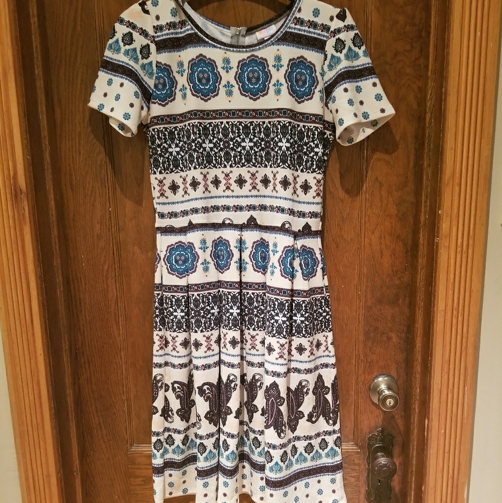 LuLaRoe Amelia